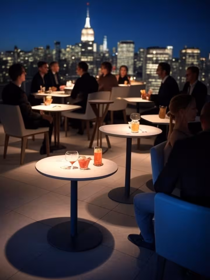 Rooftop bar de lujo en Nueva York con vistas panorámicas de la ciudad